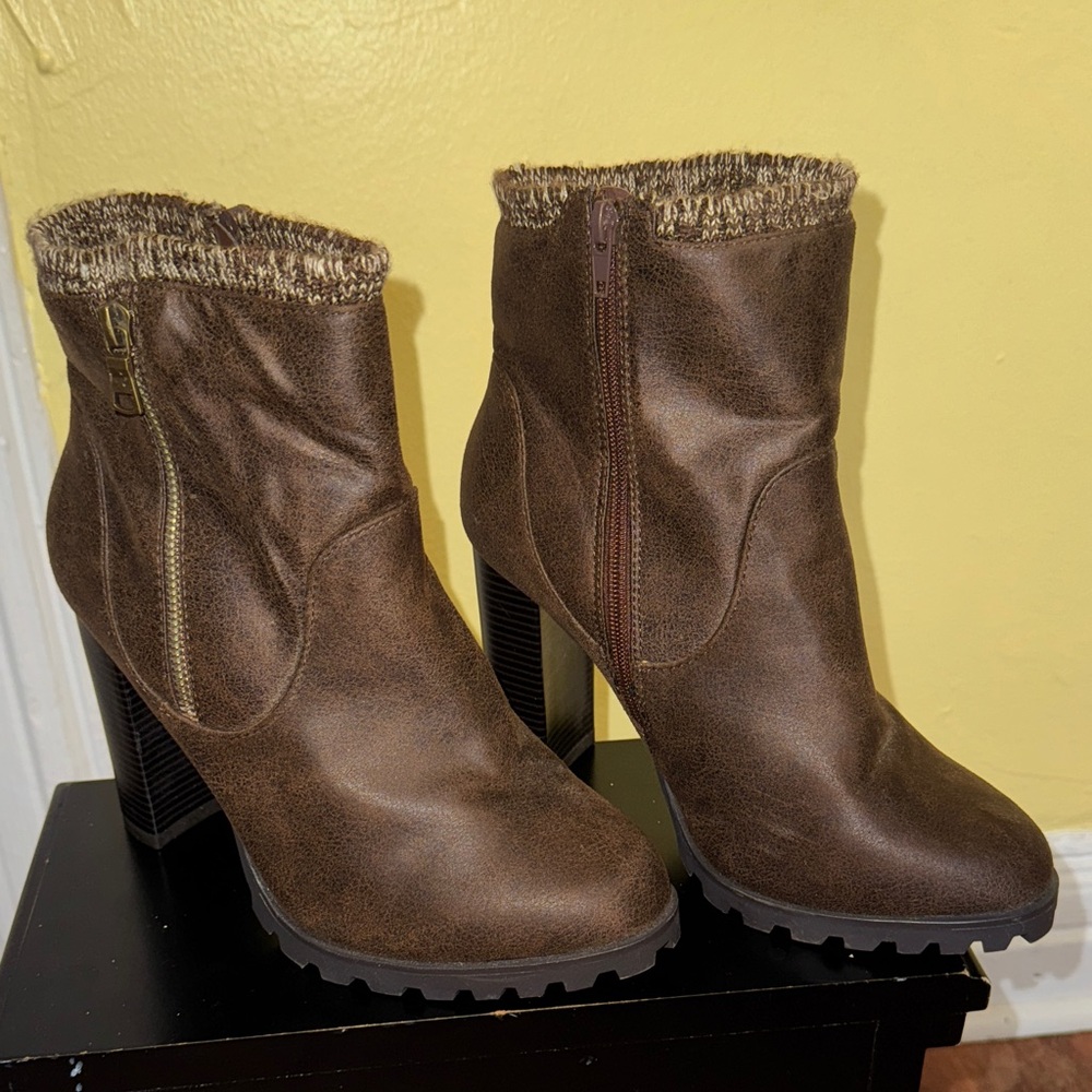 Shoe Dazzle Brown Heeled Ankle Boots